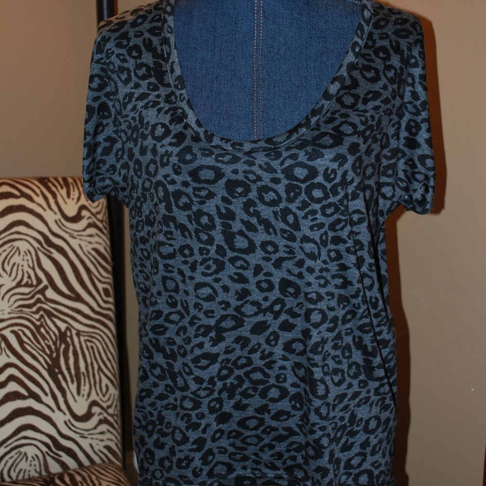 Miss Me scoop neck high/low T-shirt animal print